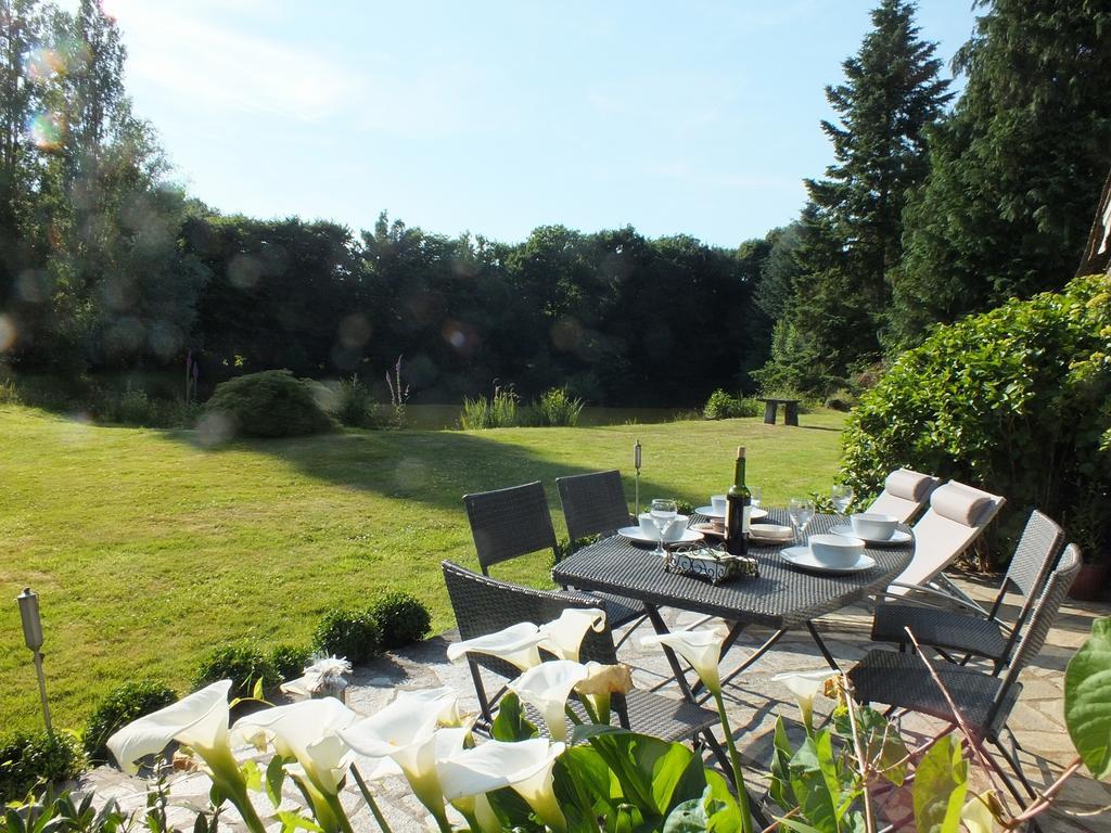 Gites De Lenvos Pontivy Exteriör bild