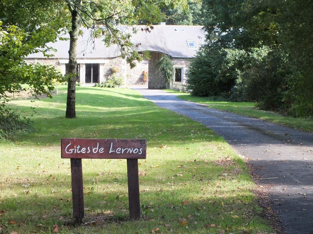 Gites De Lenvos Pontivy Exteriör bild