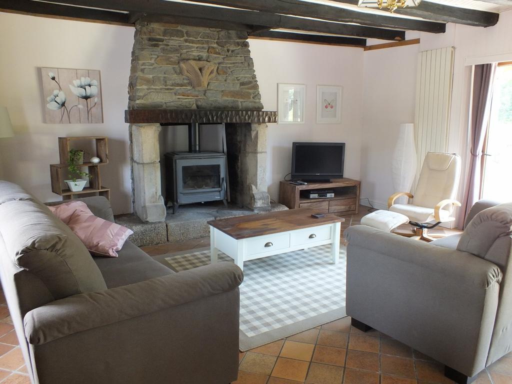 Gites De Lenvos Pontivy Exteriör bild