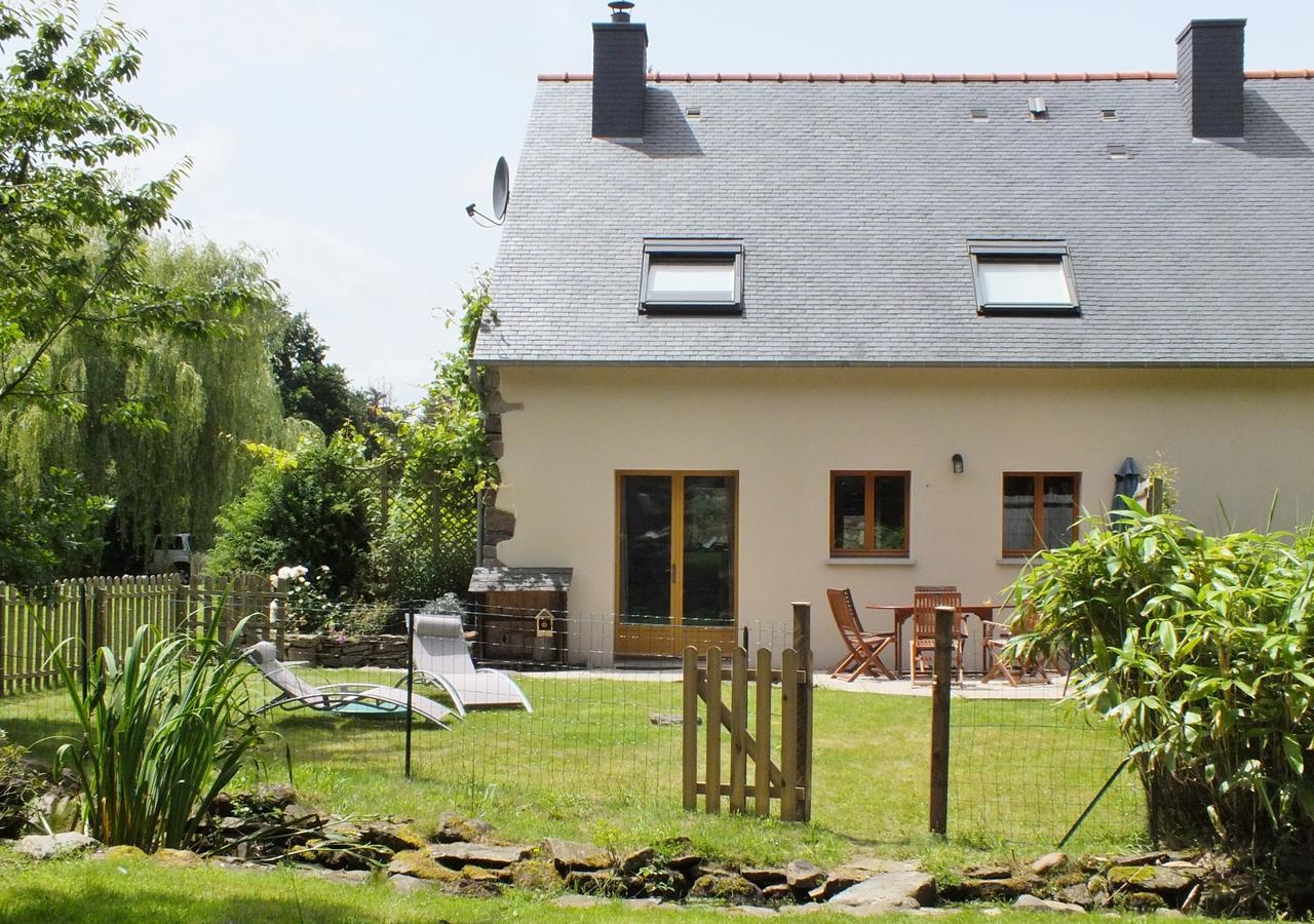 Gites De Lenvos Pontivy Exteriör bild